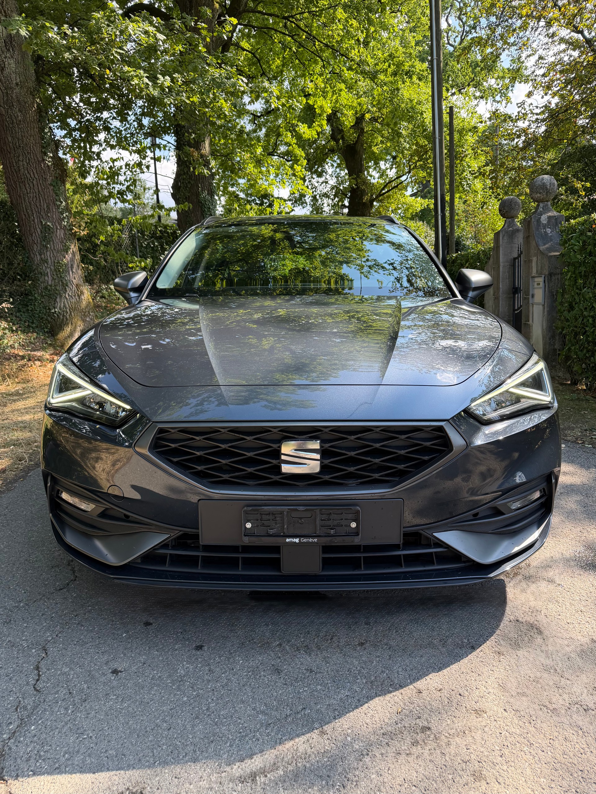 SEAT Leon ST 1.5 eTSI mHEV DSG FR-image-1