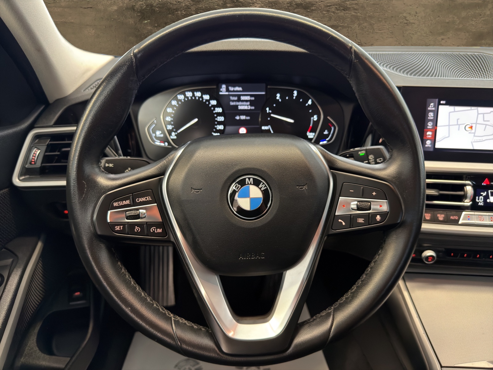 BMW 318d 48V Touring Steptronic-image-8