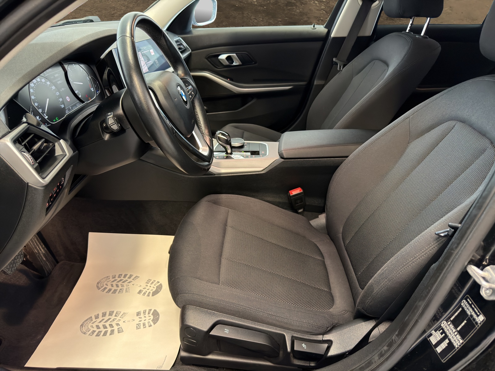 BMW 318d 48V Touring Steptronic-image-11