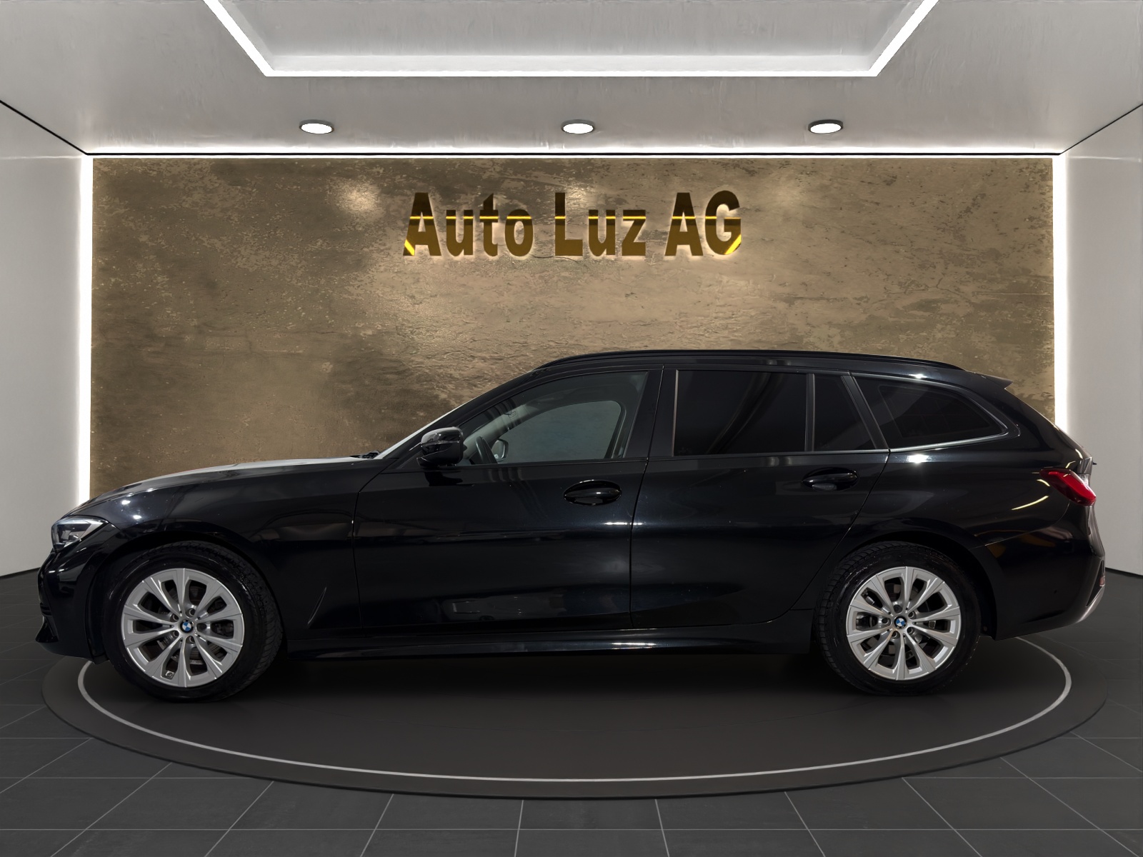 BMW 318d 48V Touring Steptronic-image-5
