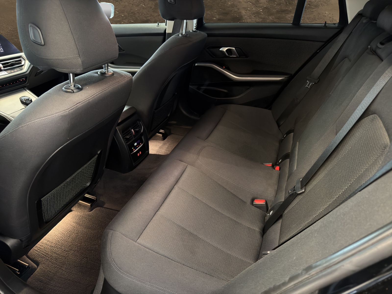 BMW 318d 48V Touring Steptronic-image-13