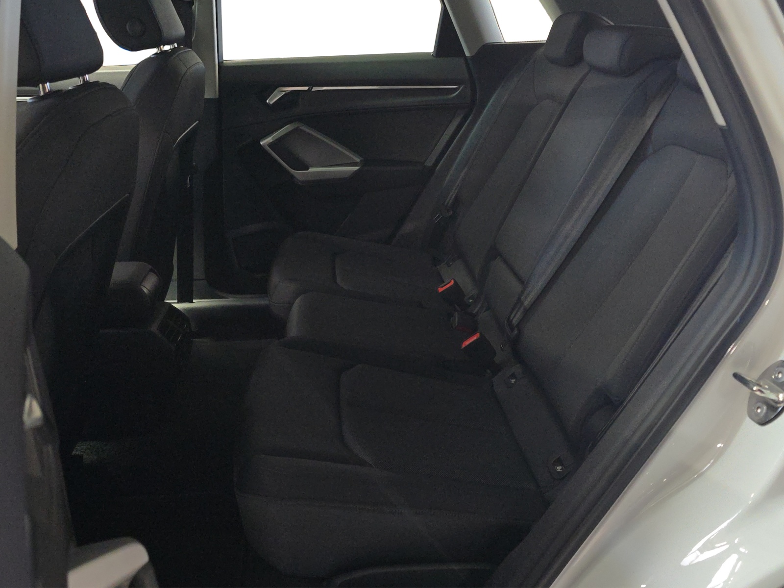 AUDI Q3 45 TFSI e S-tronic-image-11