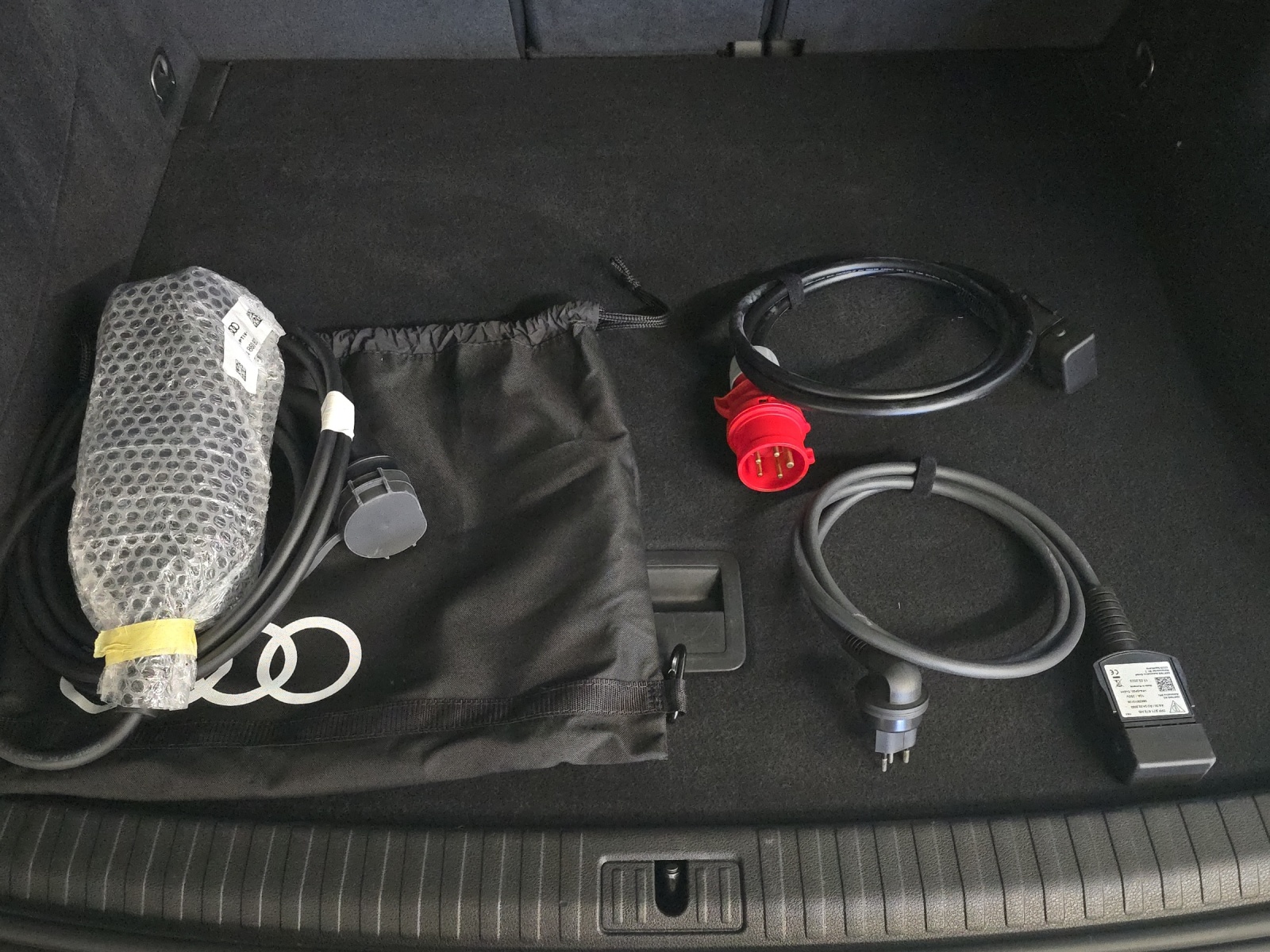 AUDI Q3 45 TFSI e S-tronic-image-13