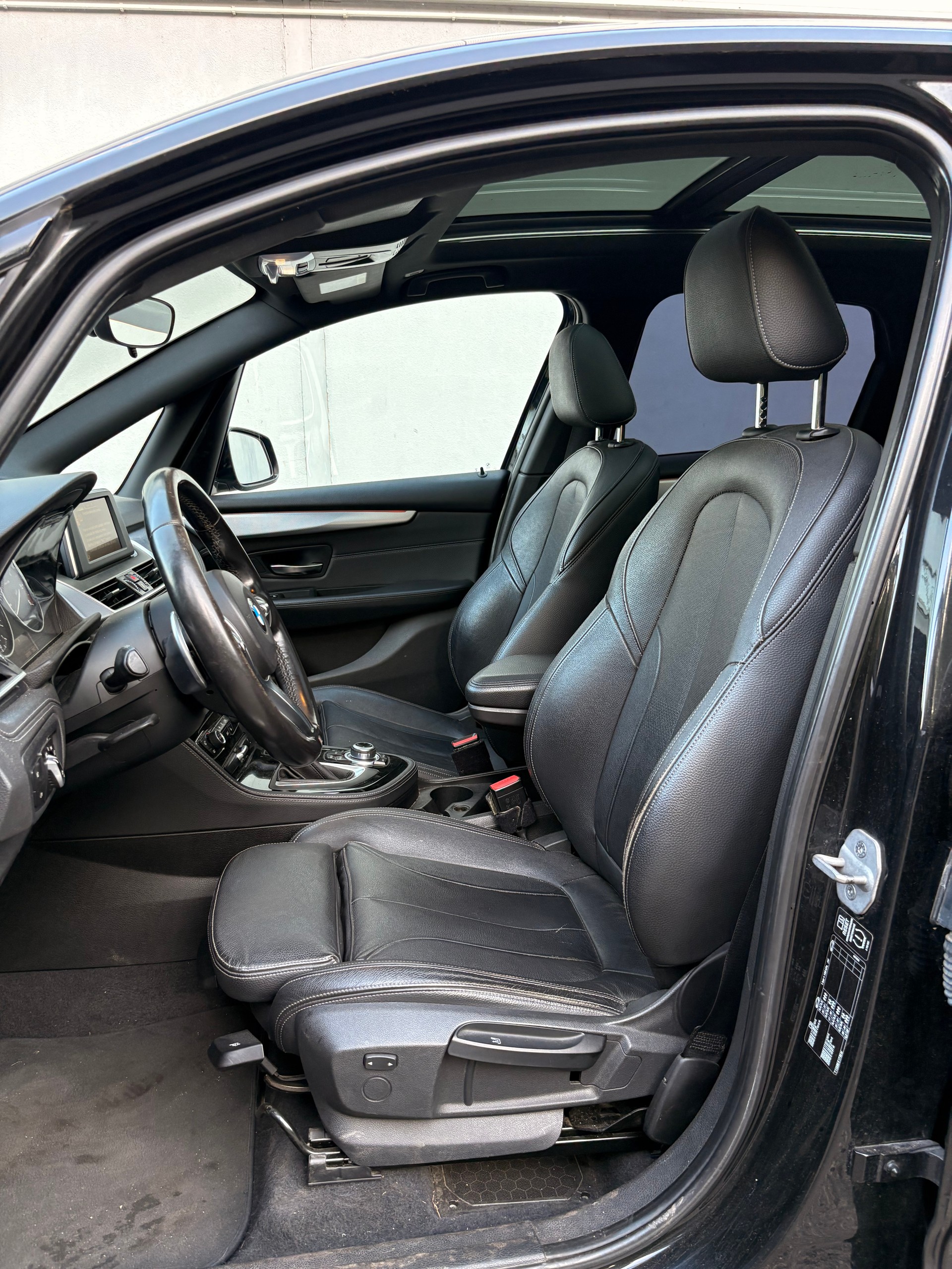 BMW 220d Active Tourer Sport Line Steptronic-image-8