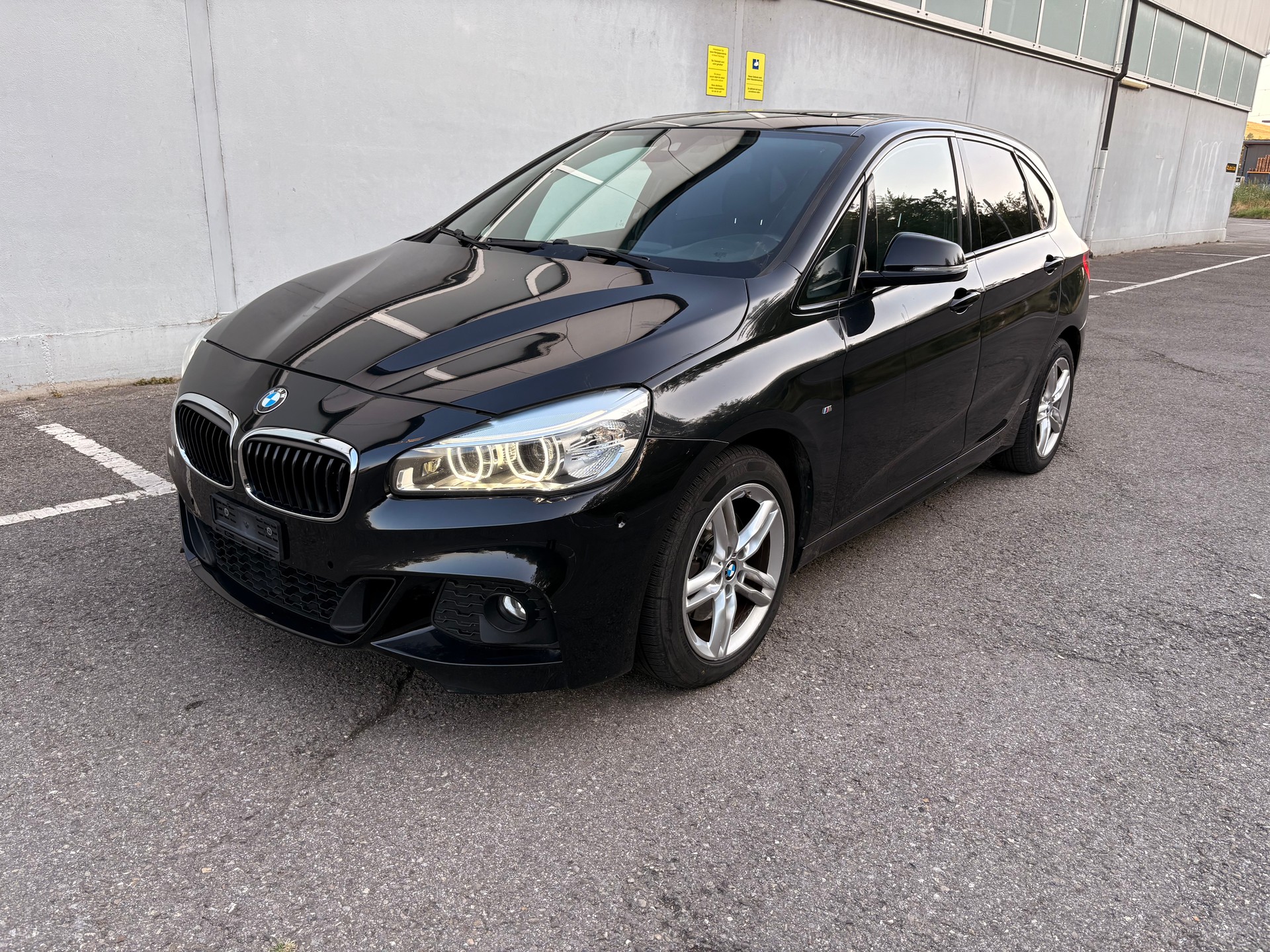 BMW 220d Active Tourer Sport Line Steptronic-image-0
