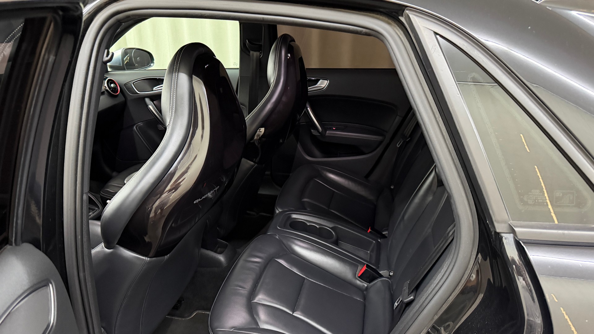 AUDI S1 Sportback 2.0 TFSI Sport quattro-image-7