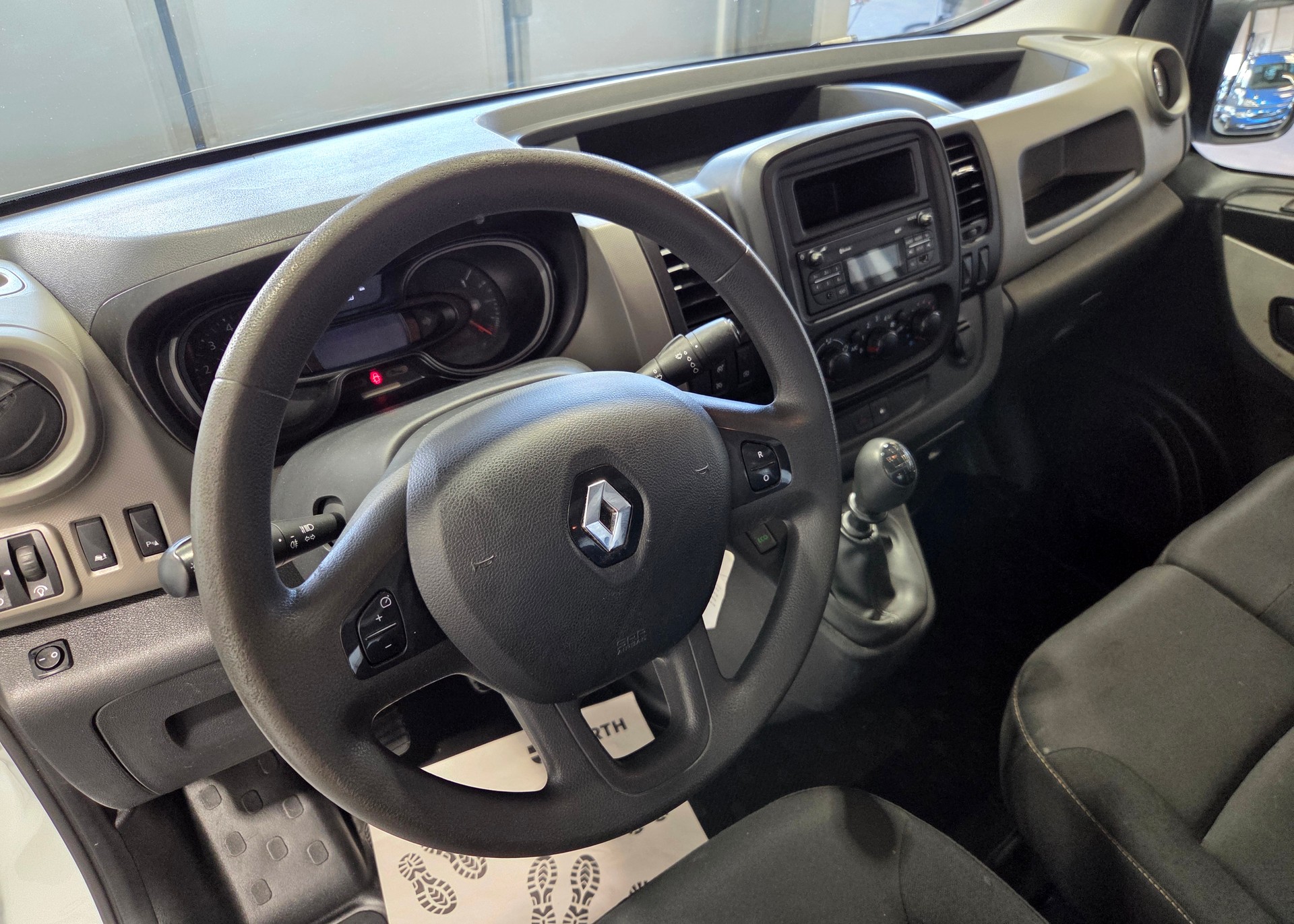 RENAULT Trafic Kaw. 2.9 t L2 H1 1.6 dCi 125 TwinTurbo Business-image-11