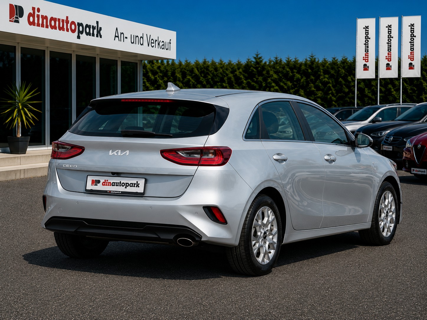 KIA Ceed 1.5 T-GDi MHEV Power DCT * CH-Fahrzeug *-image-3