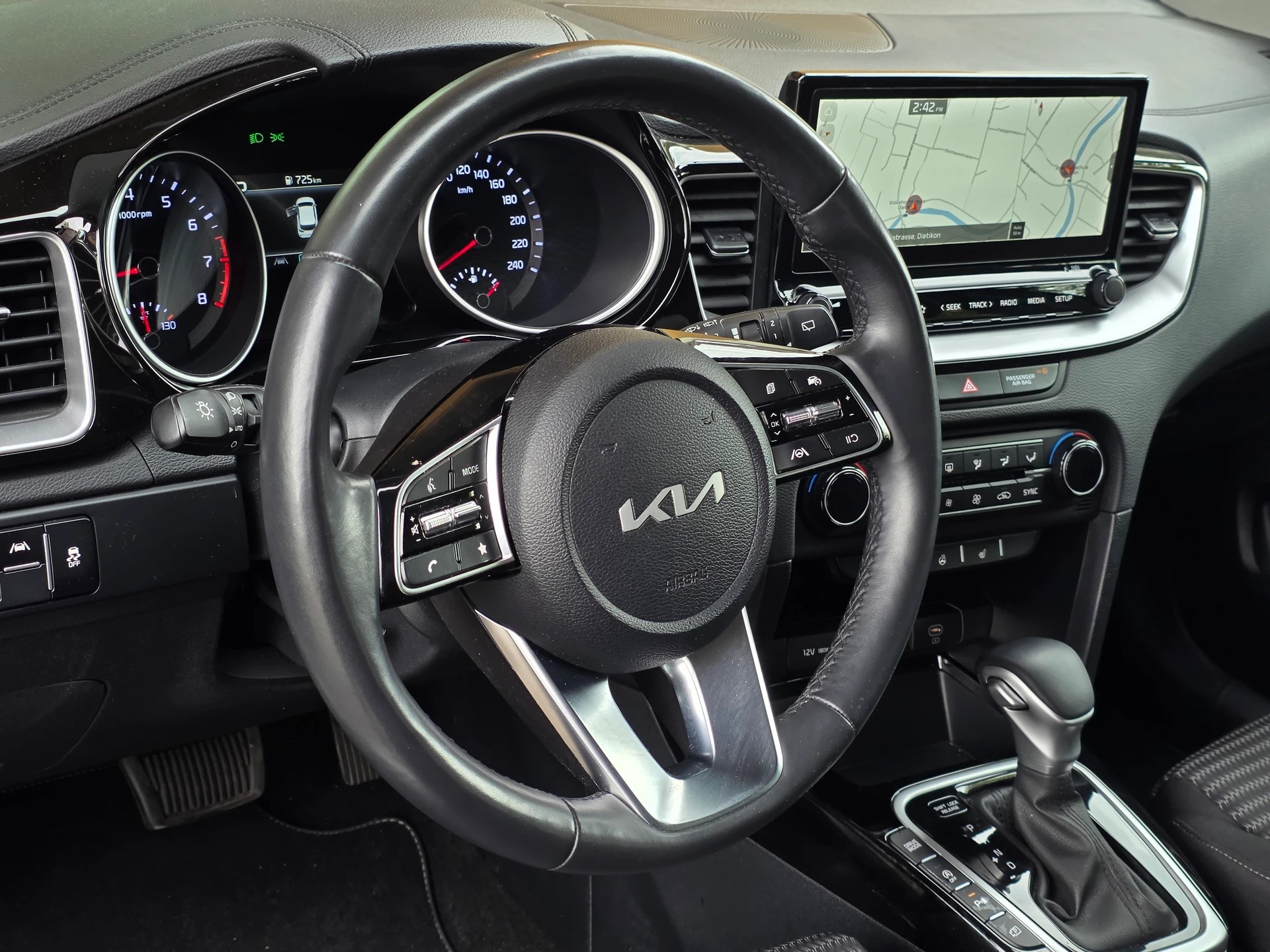 KIA Ceed 1.5 T-GDi MHEV Power DCT * CH-Fahrzeug *-image-7