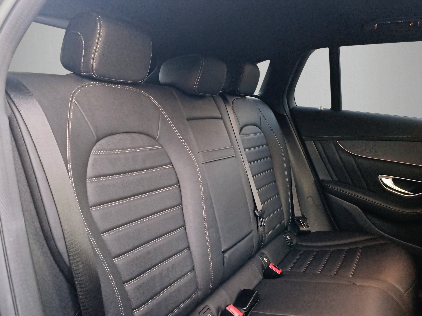 MERCEDES-BENZ EQC 400 AMG Line 4Matic-image-13