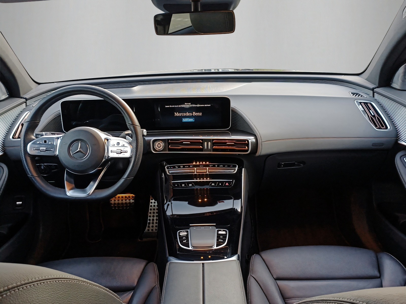 MERCEDES-BENZ EQC 400 AMG Line 4Matic-image-9