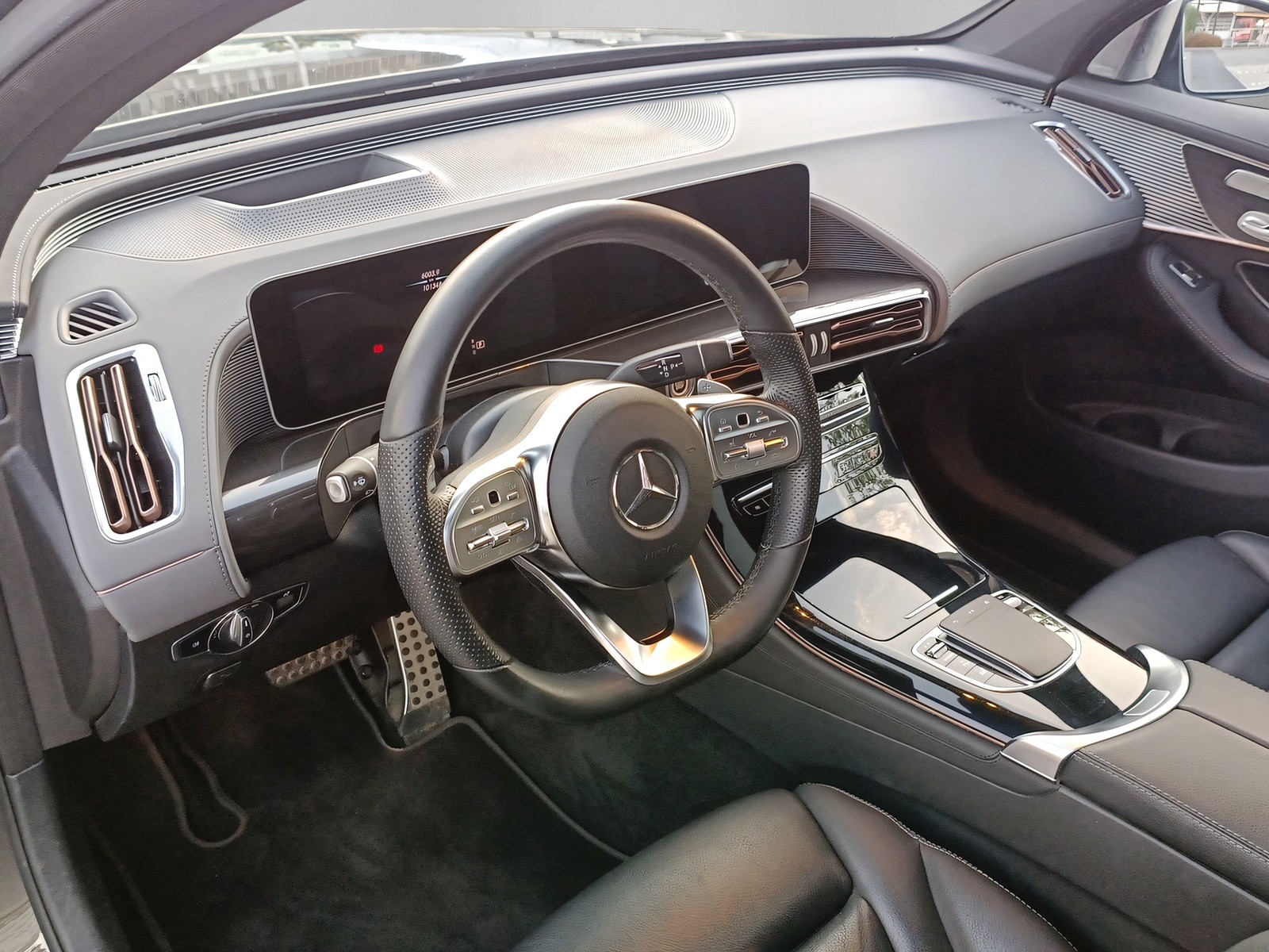 MERCEDES-BENZ EQC 400 AMG Line 4Matic-image-10