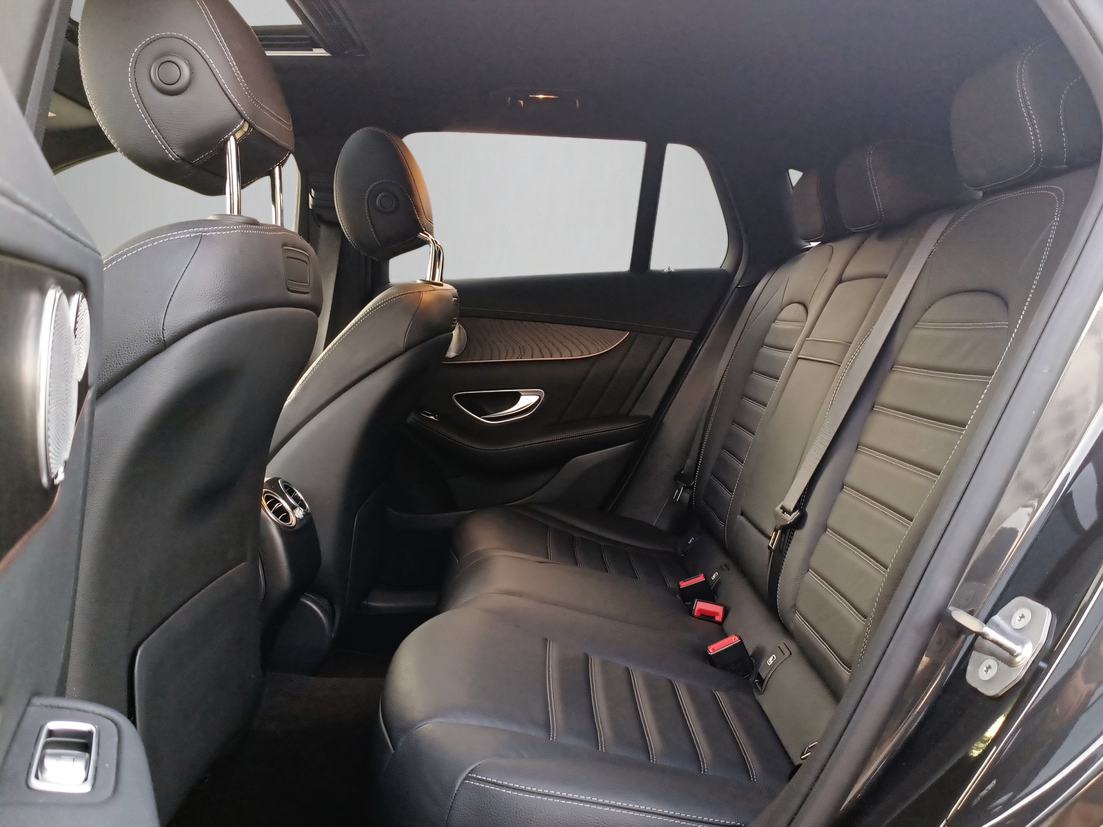MERCEDES-BENZ EQC 400 AMG Line 4Matic-image-12