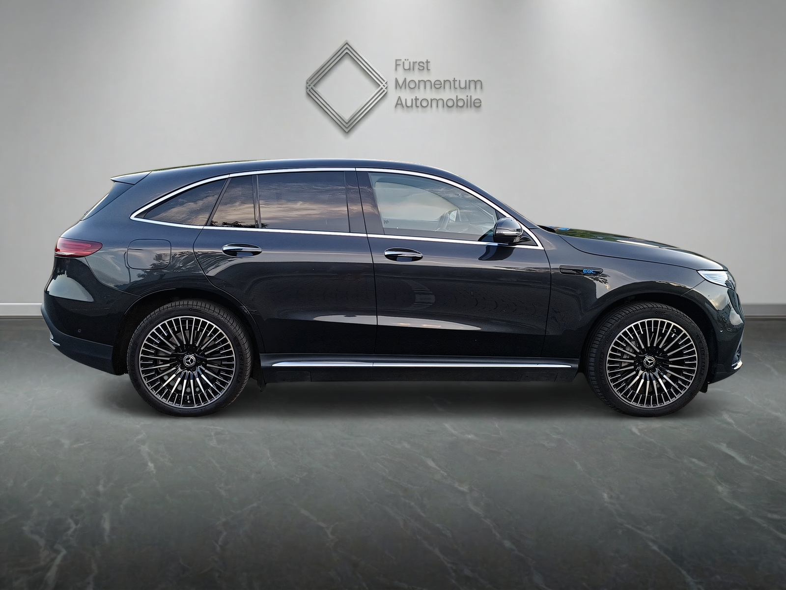 MERCEDES-BENZ EQC 400 AMG Line 4Matic-image-2