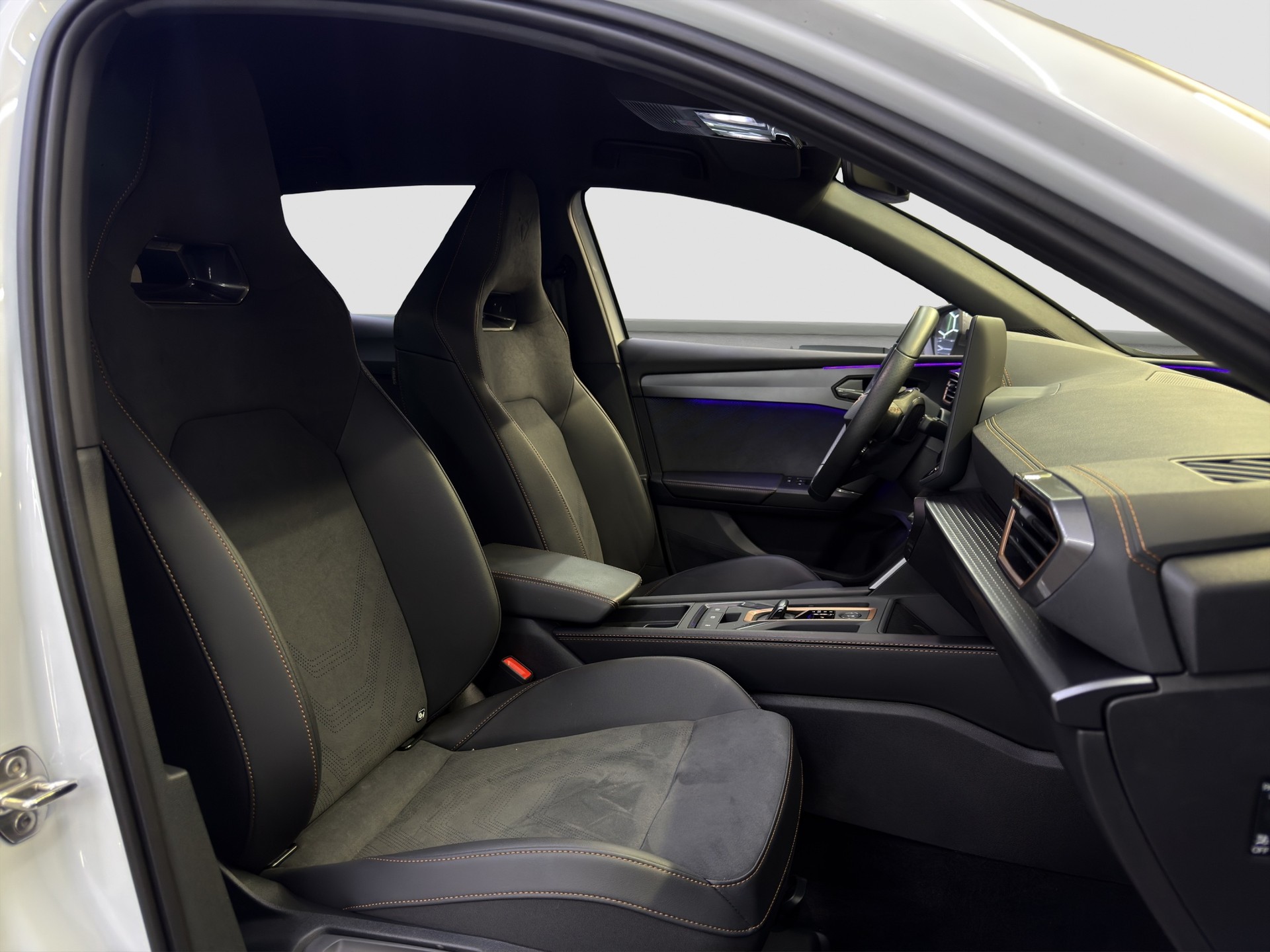 CUPRA LEON 1.5 TSI DSG-image-13