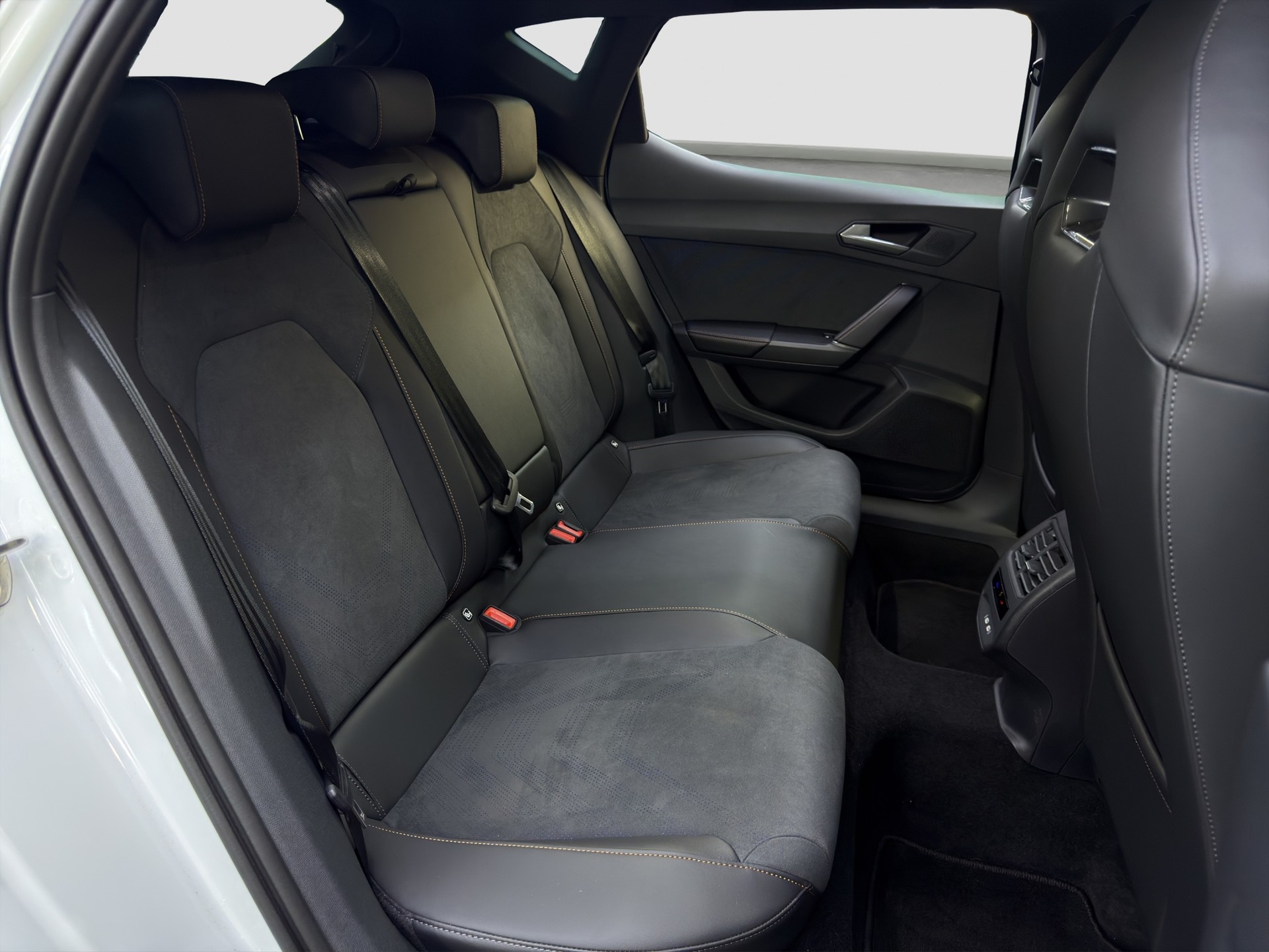 CUPRA LEON 1.5 TSI DSG-image-14