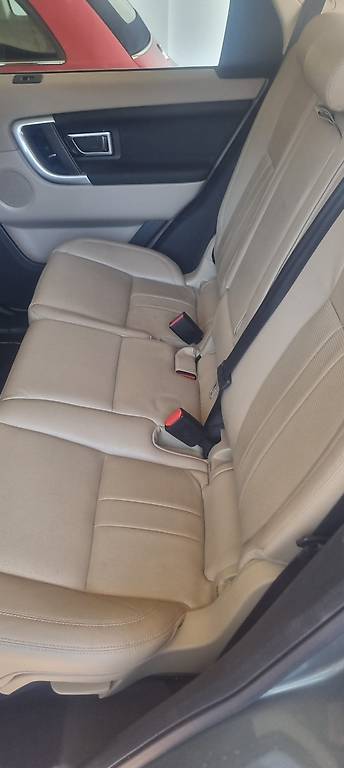 LAND ROVER DISCOVERY SPORT-image-4