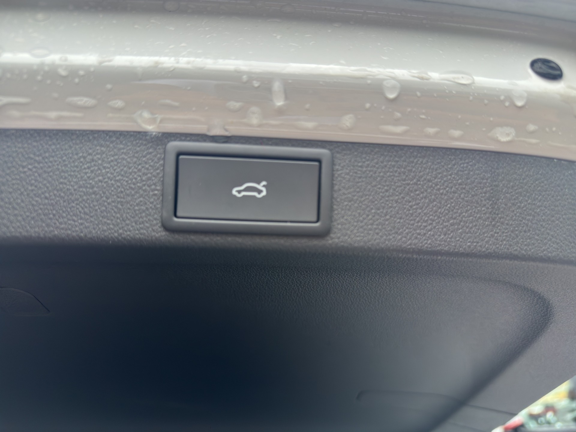 SKODA Octavia Combi 2.0 TDI DSG Selection-image-15