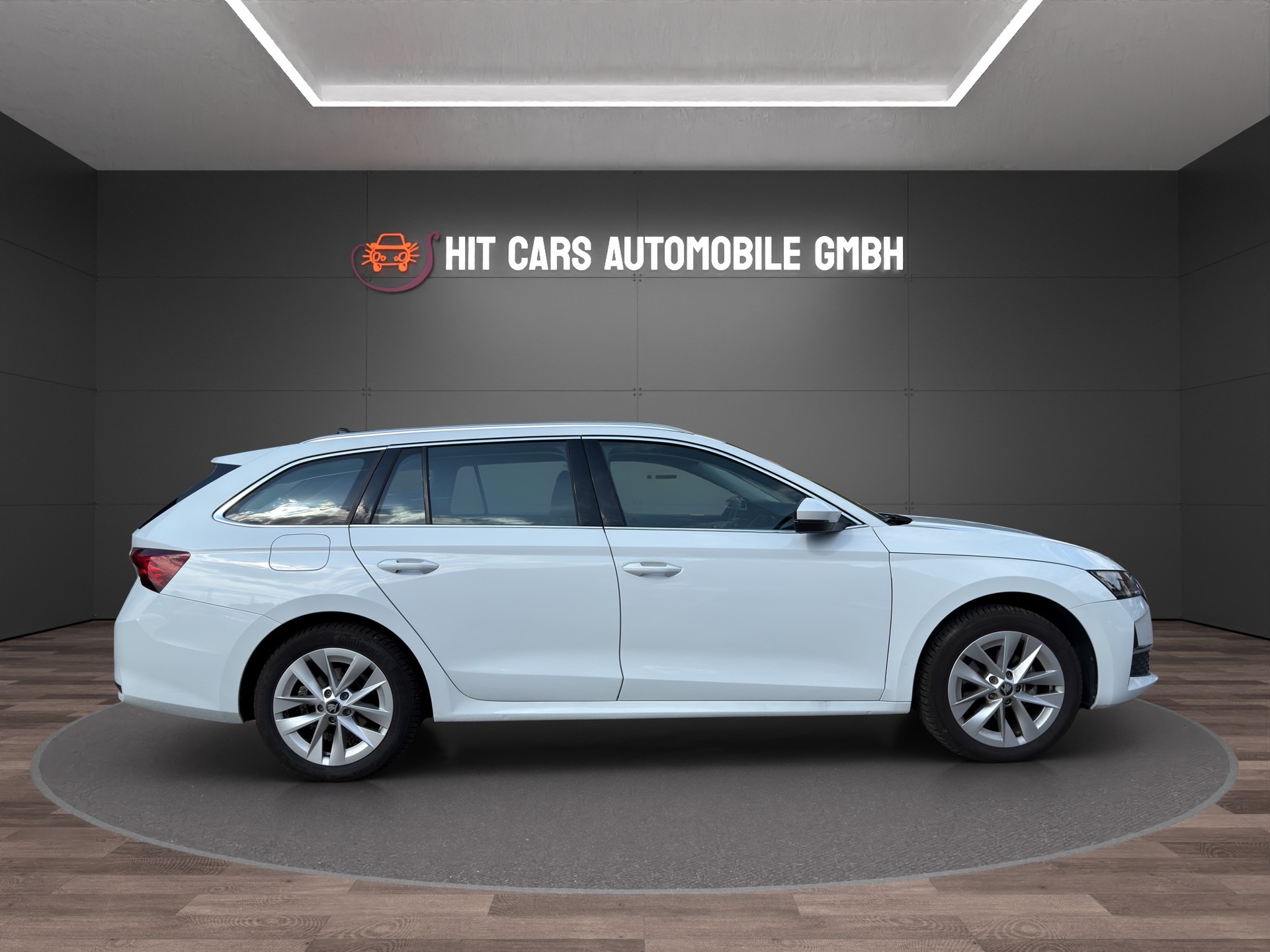 SKODA Octavia Combi 2.0 TDI DSG Selection-showroom-element-3