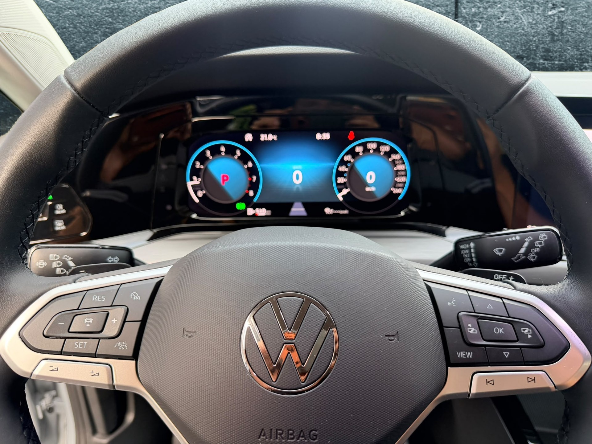 VW Golf 2.0 TSI Style DSG 4 Motion-image-13