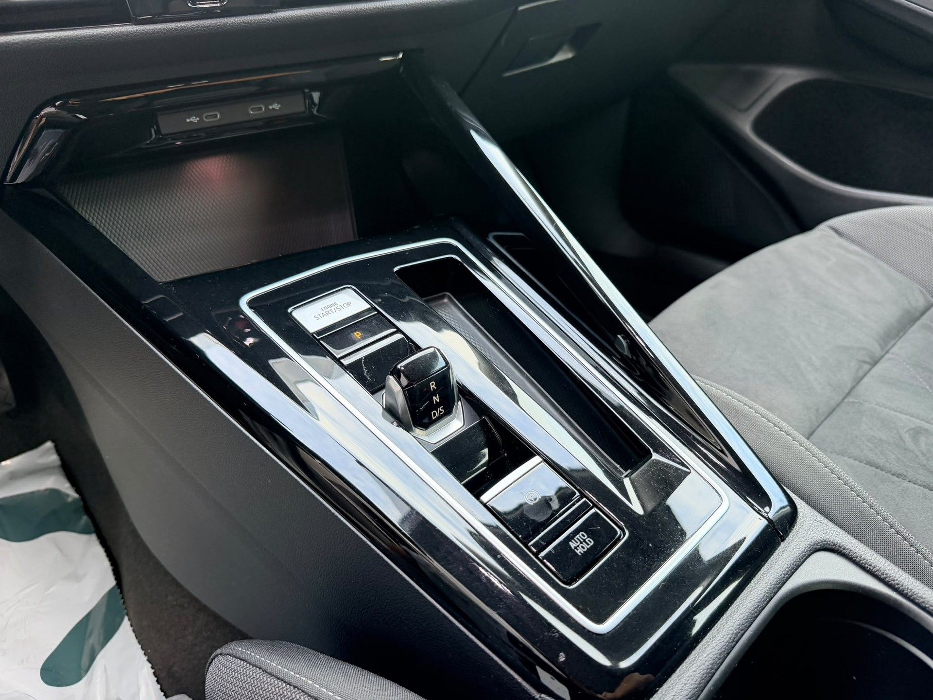 VW Golf 2.0 TSI Style DSG 4 Motion-image-12