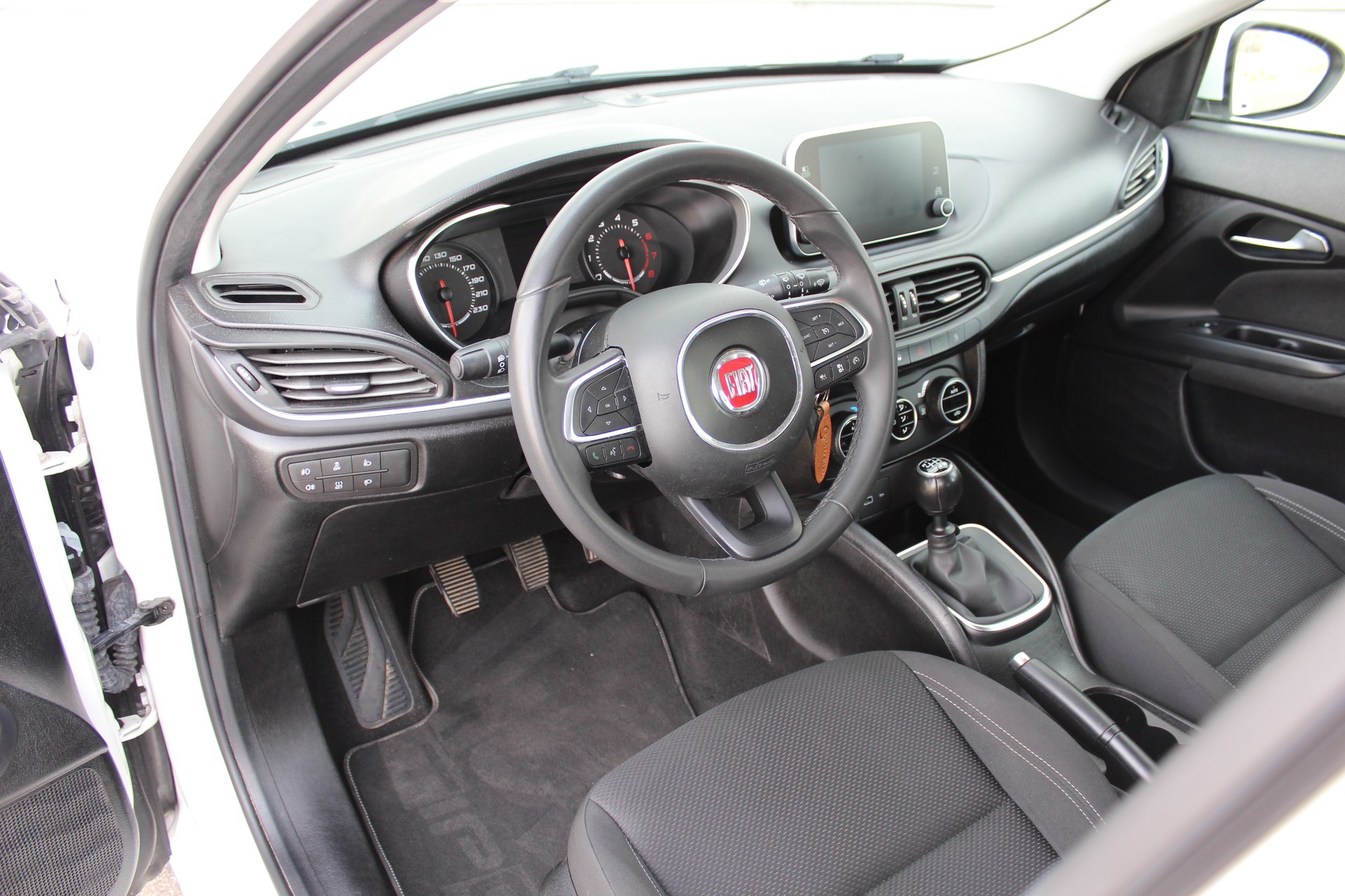 FIAT Tipo 1.4TJet Lounge-image-5