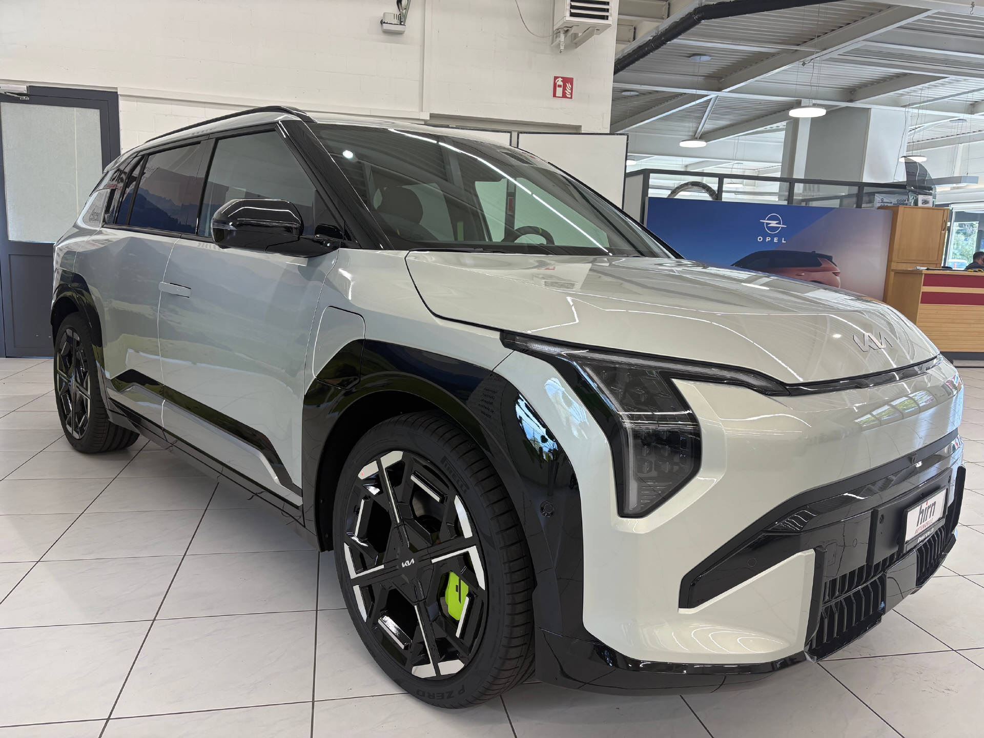 KIA EV3 81 kWh GT 4x4-image-2