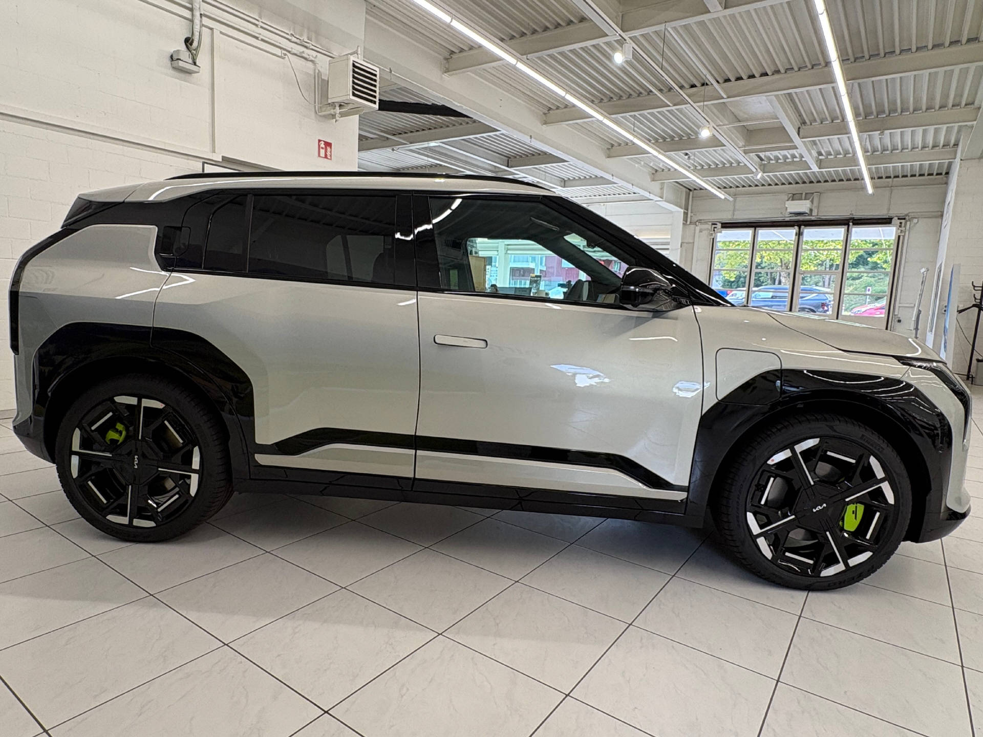 KIA EV3 81 kWh GT 4x4-image-3