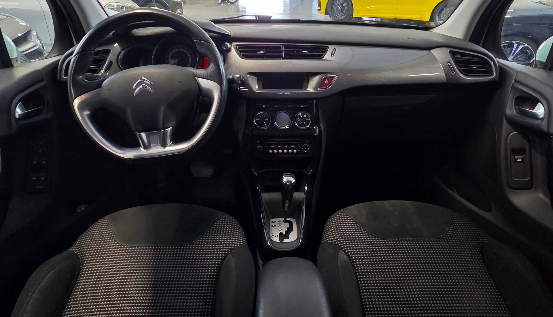 CITROEN C3 1.6i 16V Exclusive Automatic-image-5
