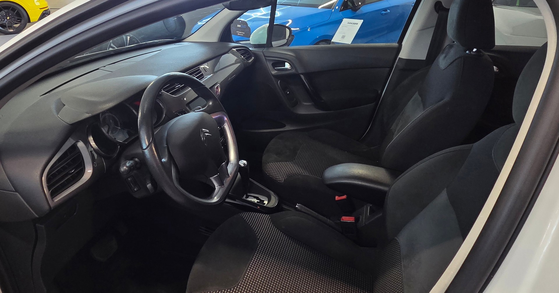 CITROEN C3 1.6i 16V Exclusive Automatic-image-4