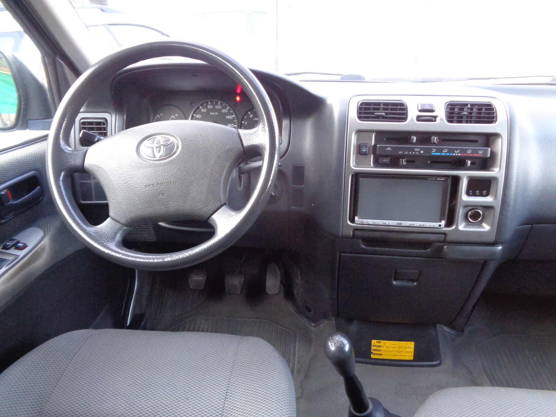 TOYOTA Hiace D-4D Van 4WD LWB-image-10