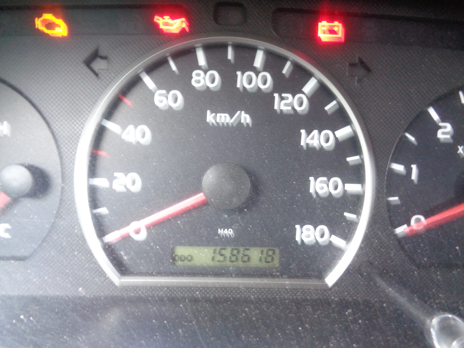TOYOTA Hiace D-4D Van 4WD LWB-image-8