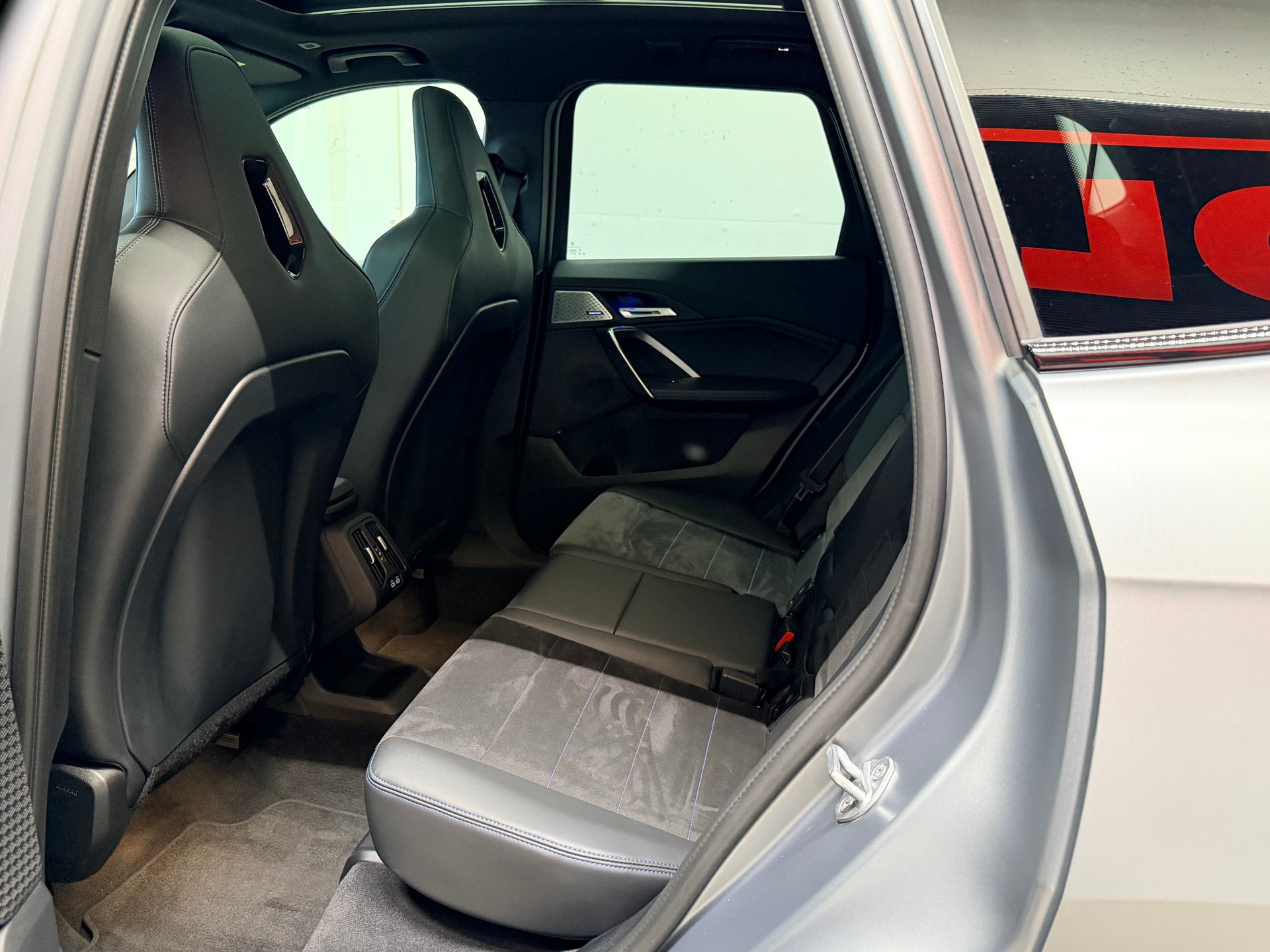 BMW X1 xDrive M35i-image-13