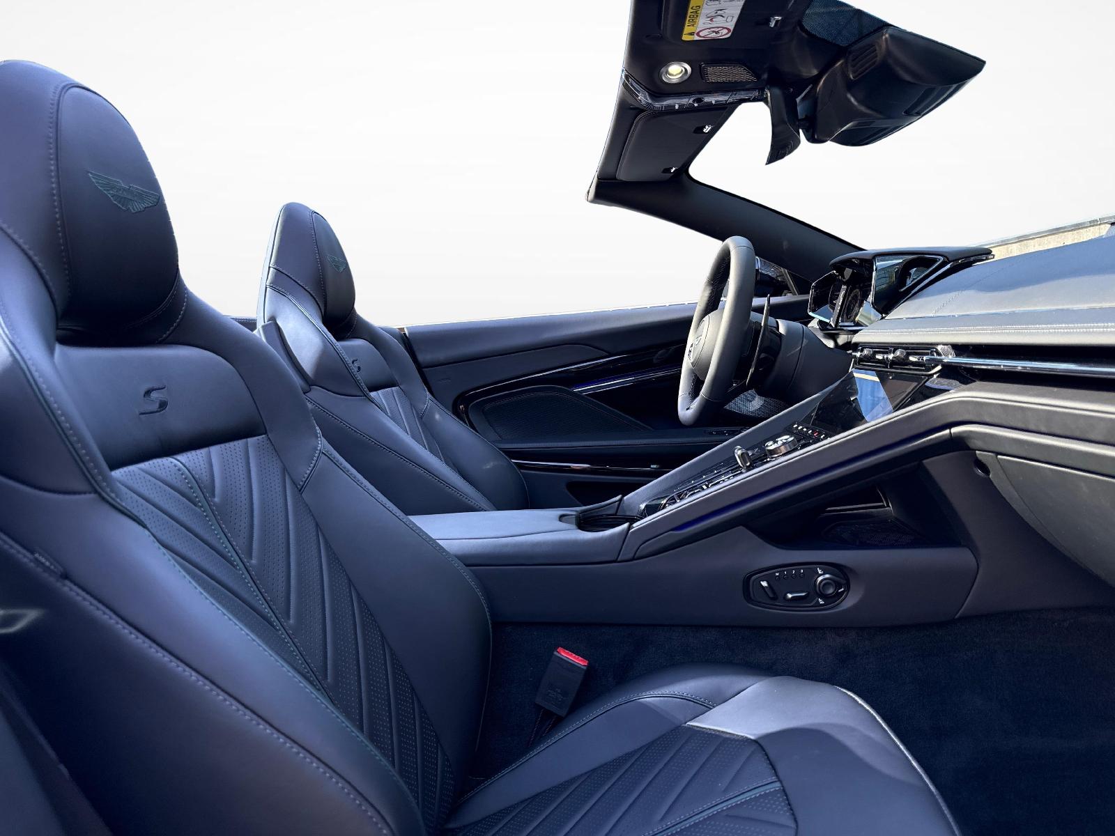 ASTON MARTIN DB12 Volante 4.0 S V8 Bi-Turbo-image-9
