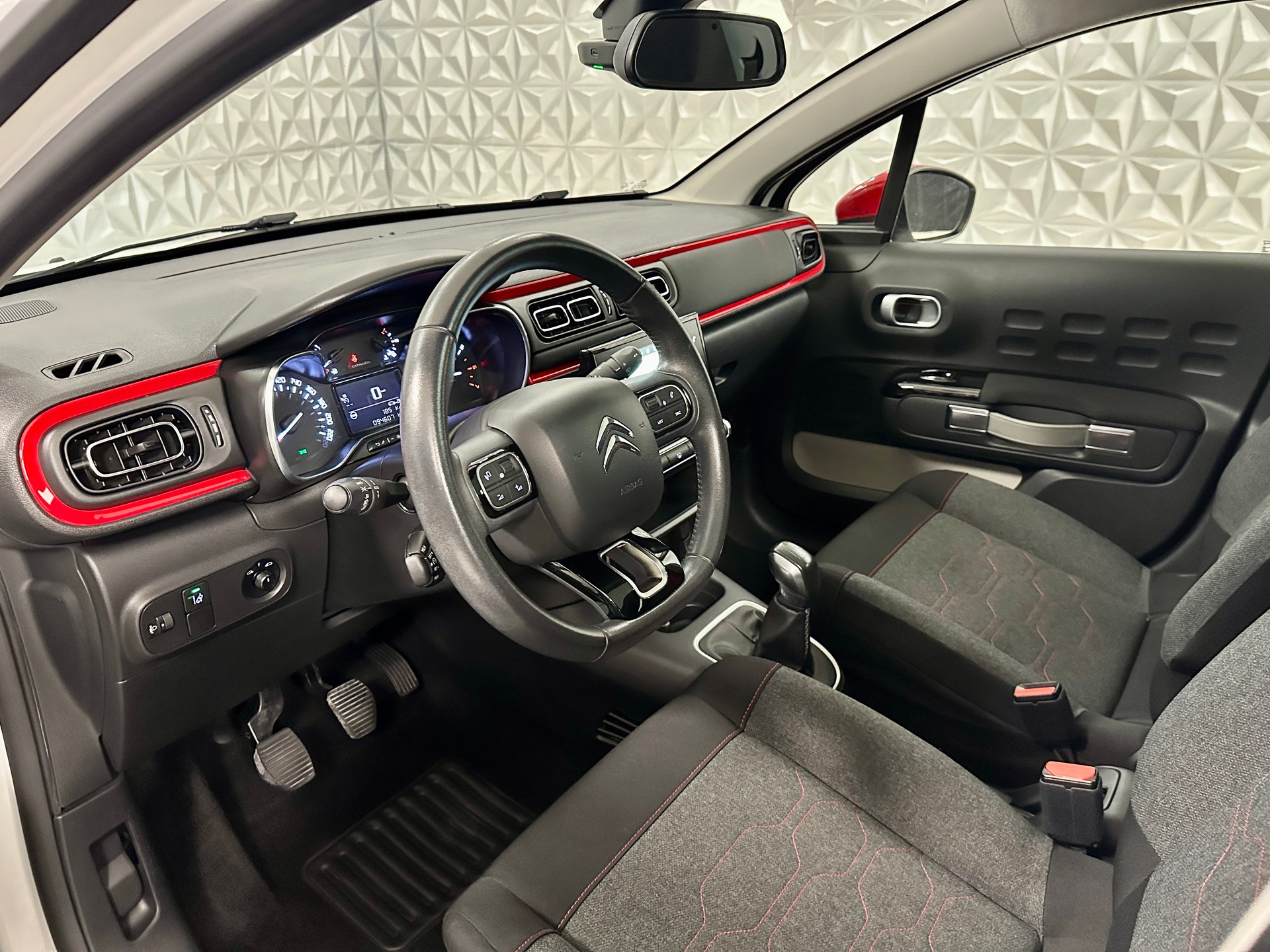 CITROEN C3 1.2i PureTech Shine-image-10
