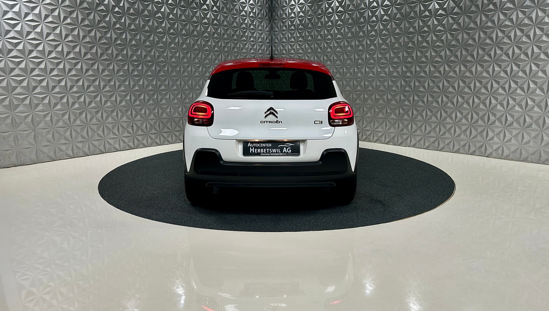 CITROEN C3 1.2i PureTech Shine-image-5
