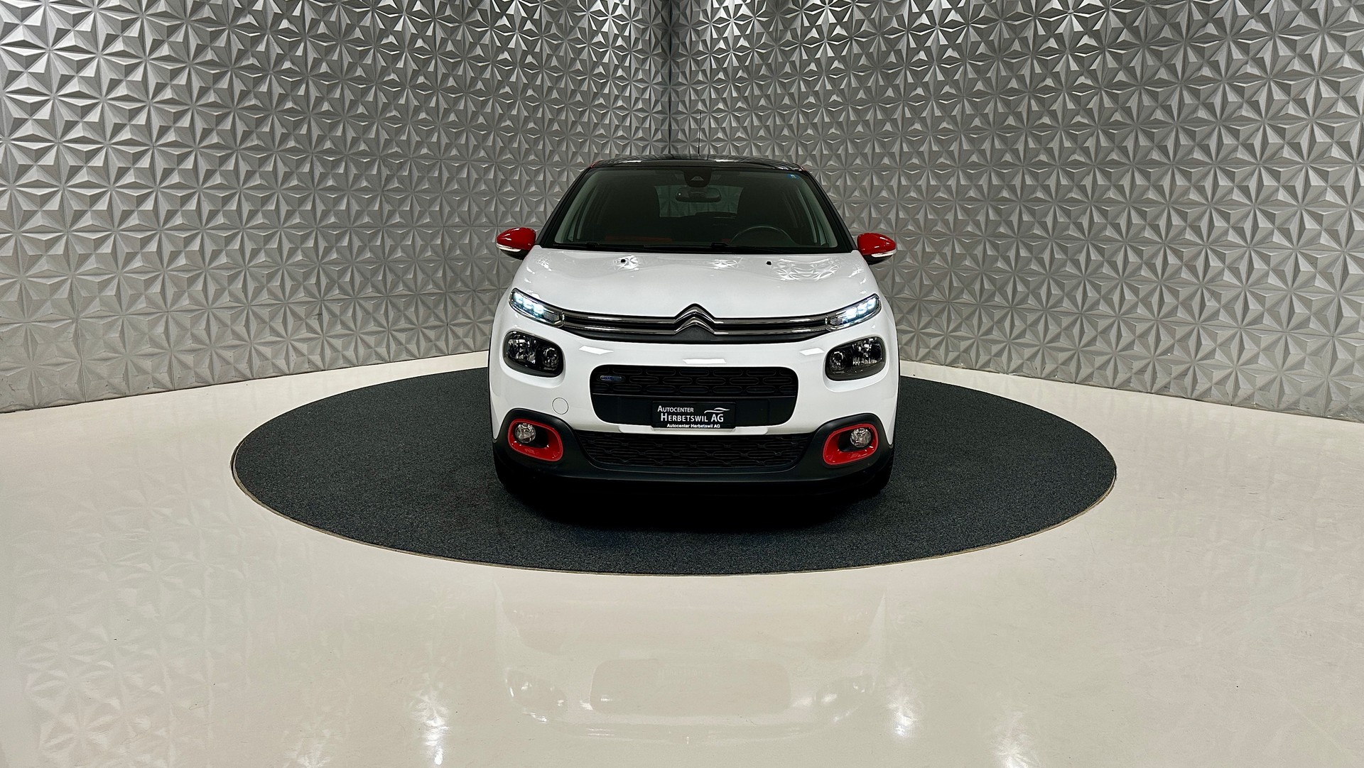 CITROEN C3 1.2i PureTech Shine-showroom-element-1