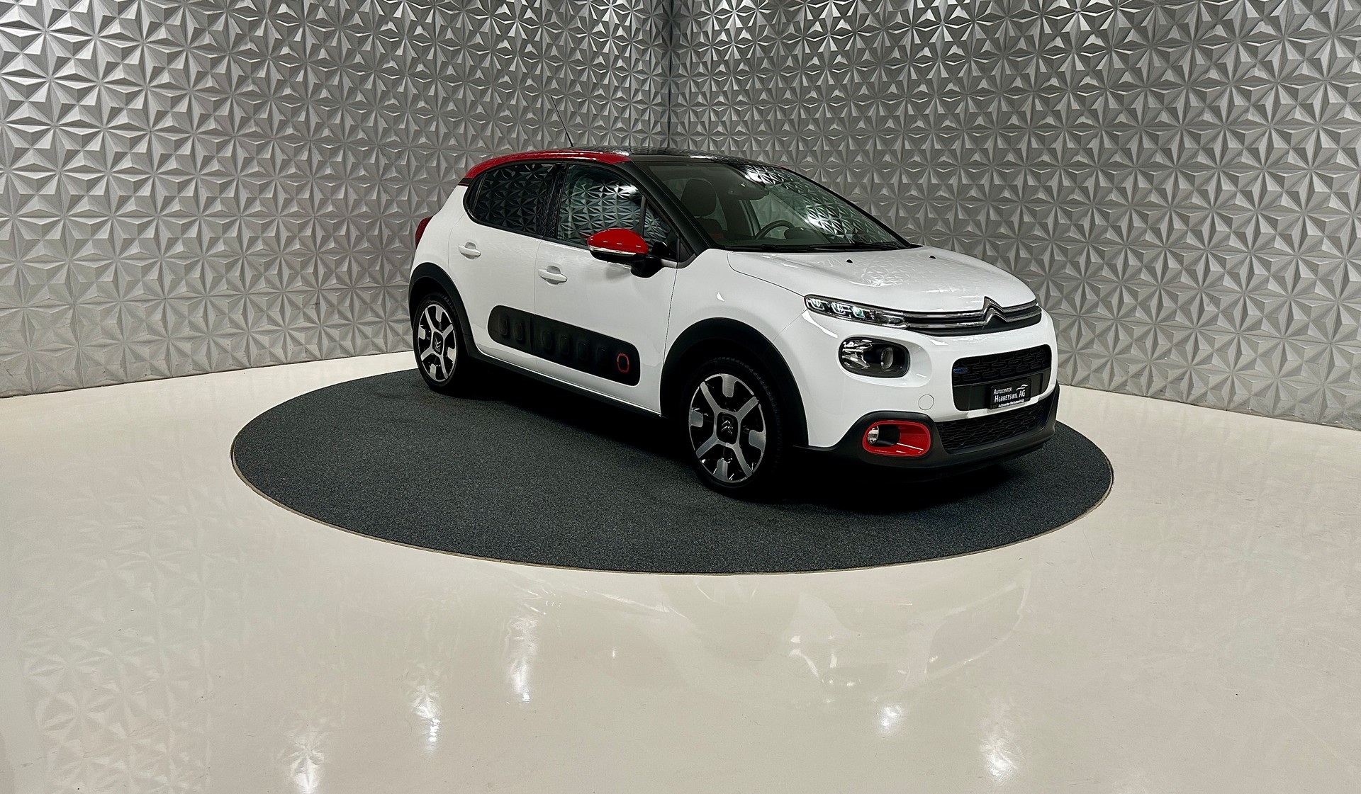 CITROEN C3 1.2i PureTech Shine-showroom-element-2