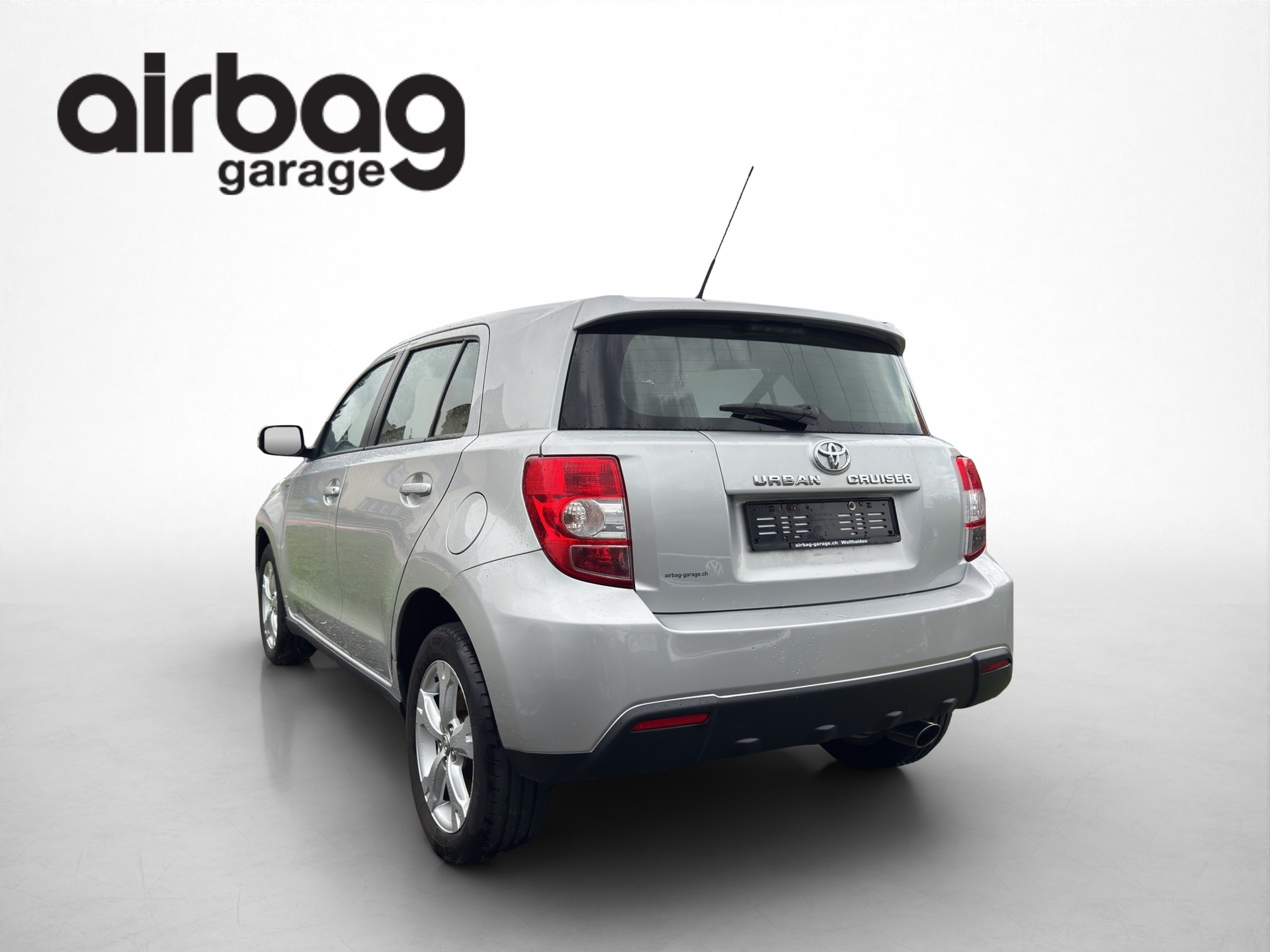 TOYOTA UrbanCruiser 1.4 D-4D Linea Luna 4WD-image-3