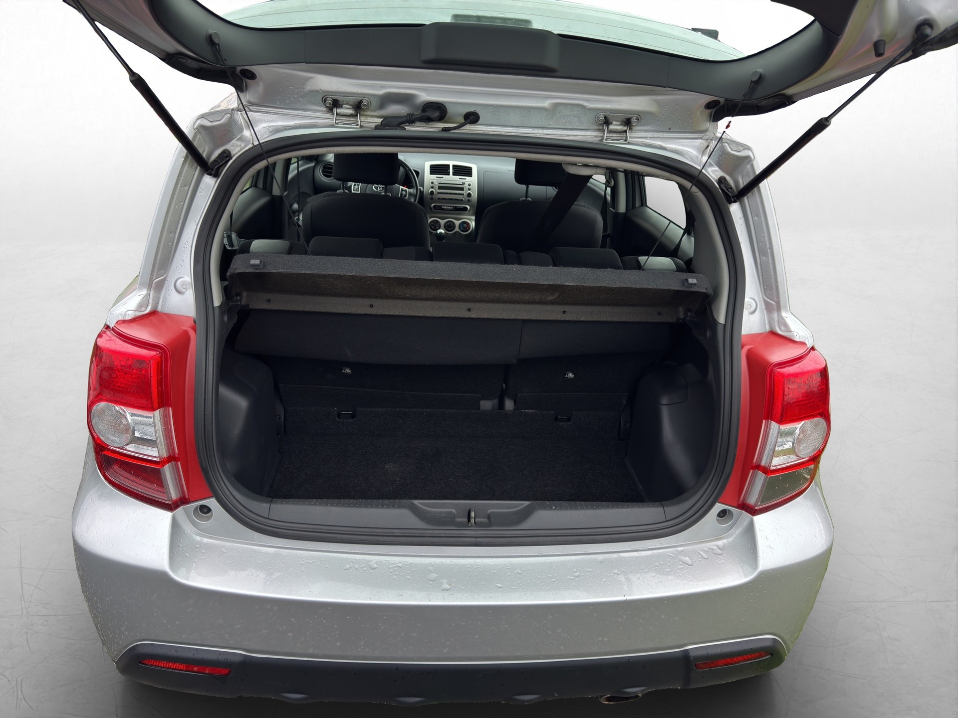 TOYOTA UrbanCruiser 1.4 D-4D Linea Luna 4WD-image-10