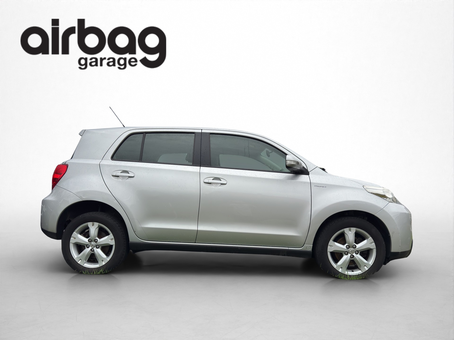 TOYOTA UrbanCruiser 1.4 D-4D Linea Luna 4WD-image-5