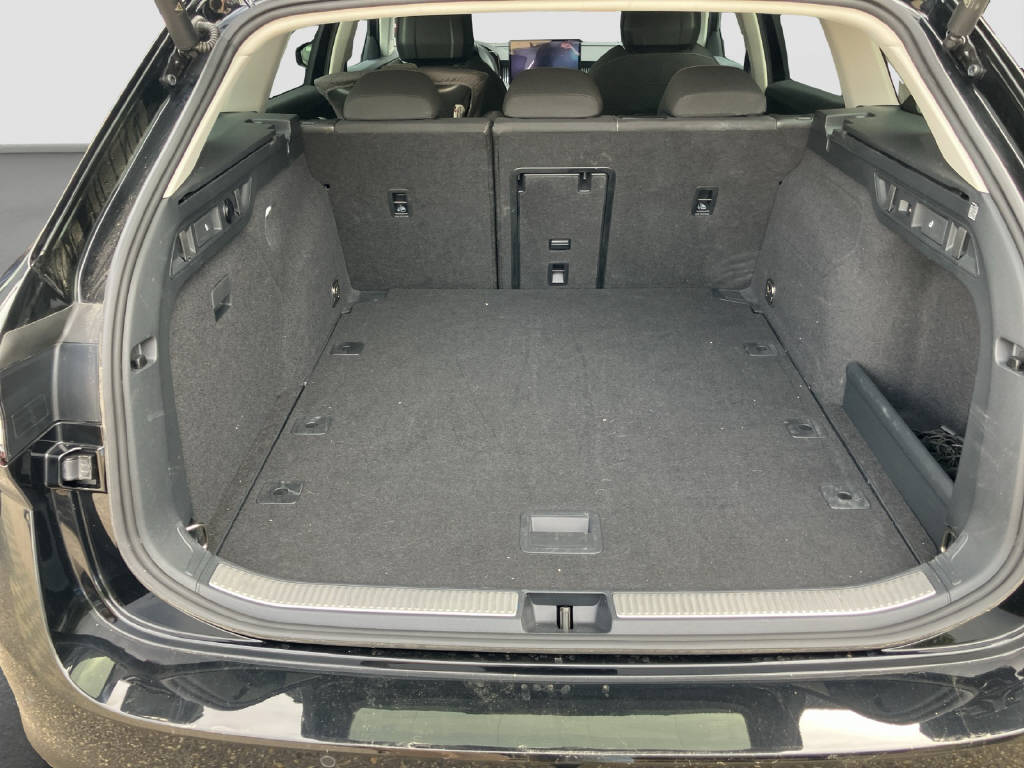 SKODA Superb Combi 2.0 TDI Selection 4x4 DSG-image-12