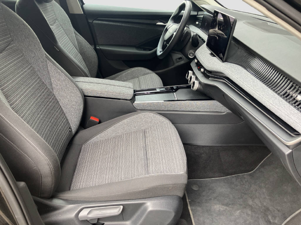 SKODA Superb Combi 2.0 TDI Selection 4x4 DSG-image-13