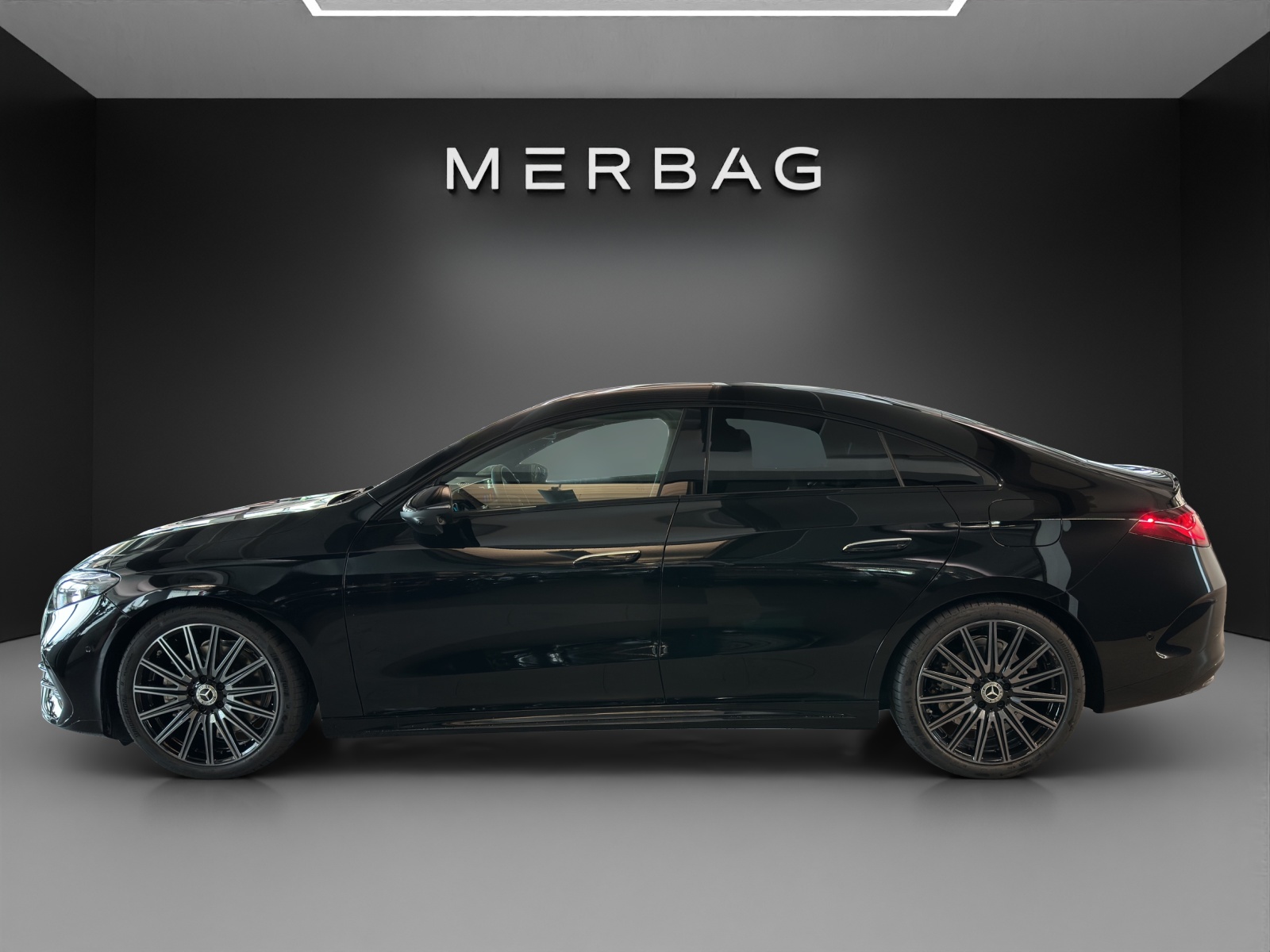 MERCEDES-BENZ CLA 200 8G-DCT 4Matic-image-2