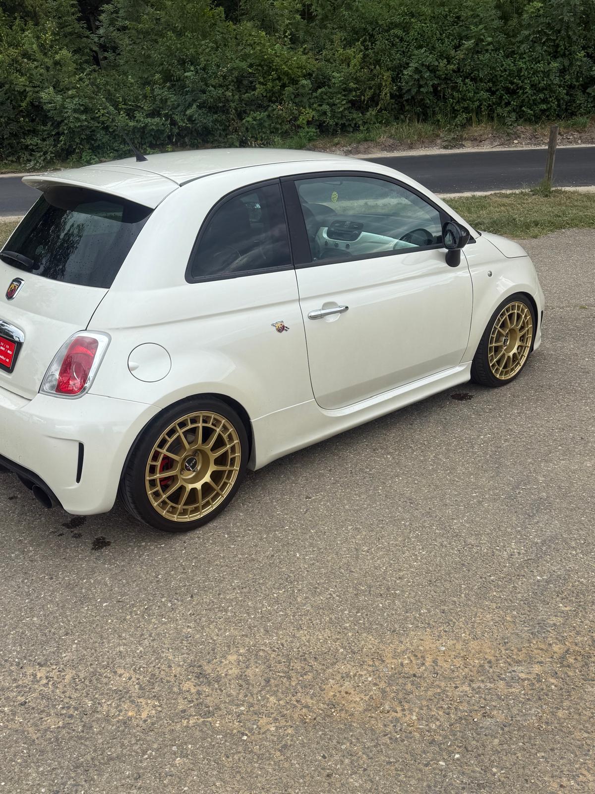 FIAT 500 Abarth-image-3