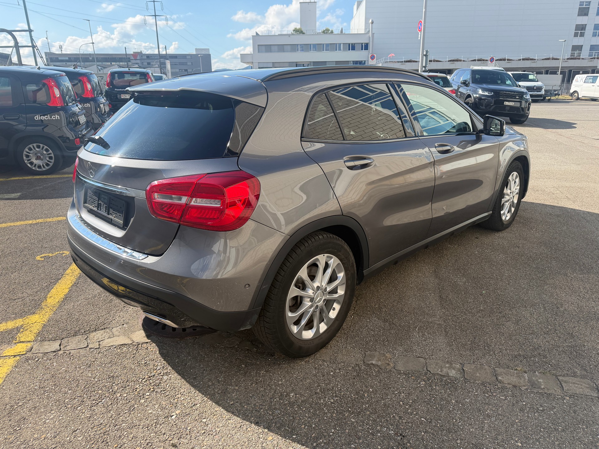 MERCEDES-BENZ GLA 250 4Matic 7G-DCT-image-5