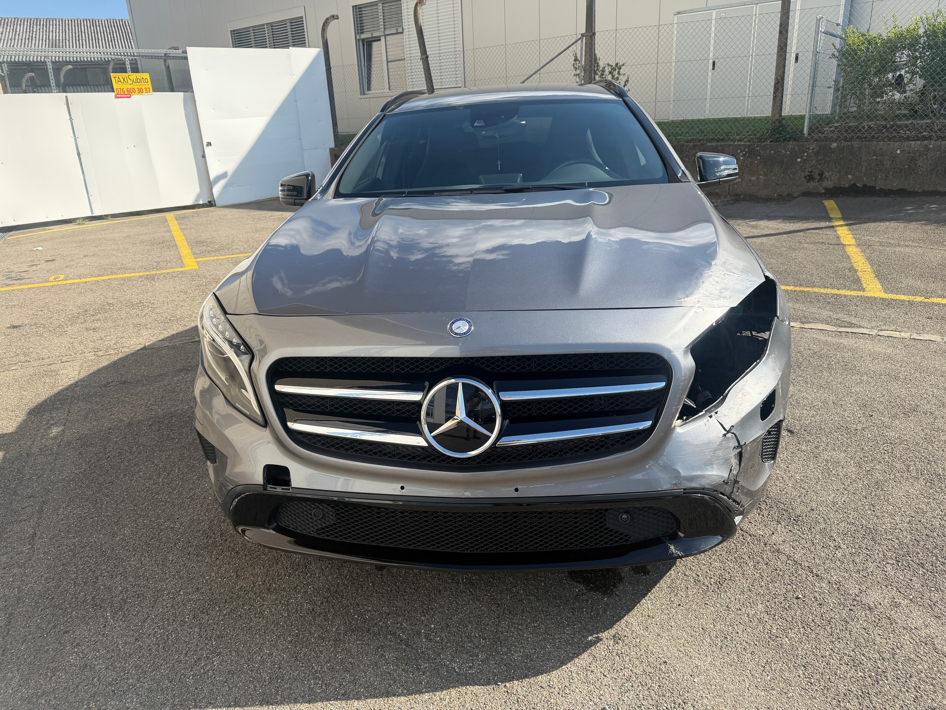 MERCEDES-BENZ GLA 250 4Matic 7G-DCT-image-1