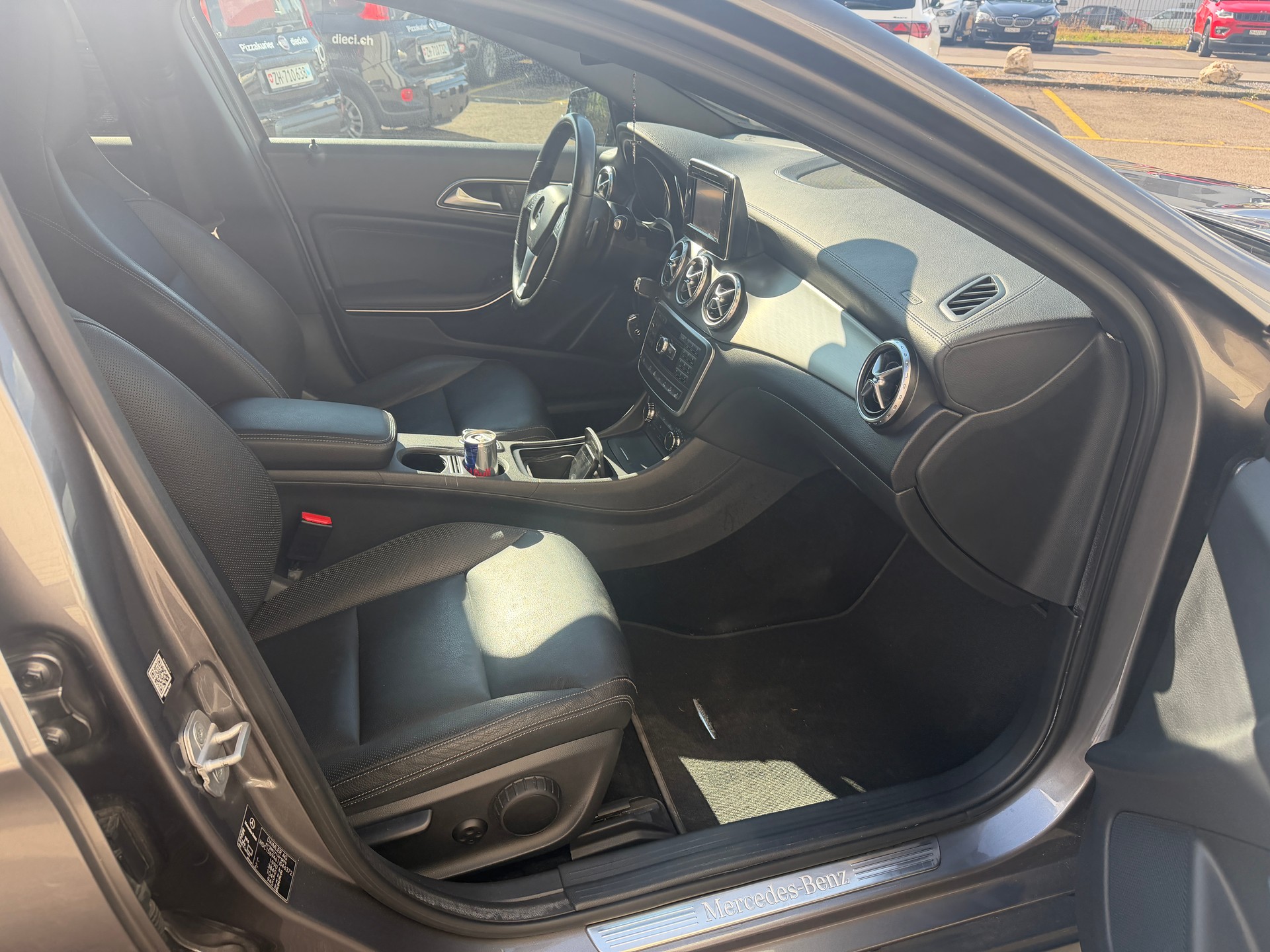 MERCEDES-BENZ GLA 250 4Matic 7G-DCT-image-8