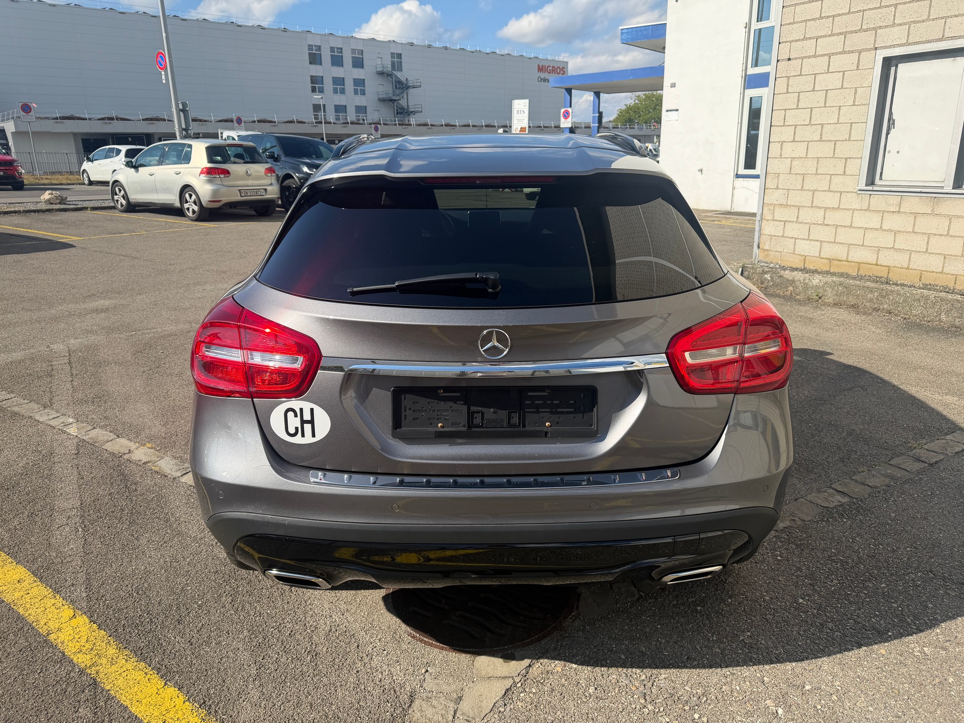 MERCEDES-BENZ GLA 250 4Matic 7G-DCT-image-4