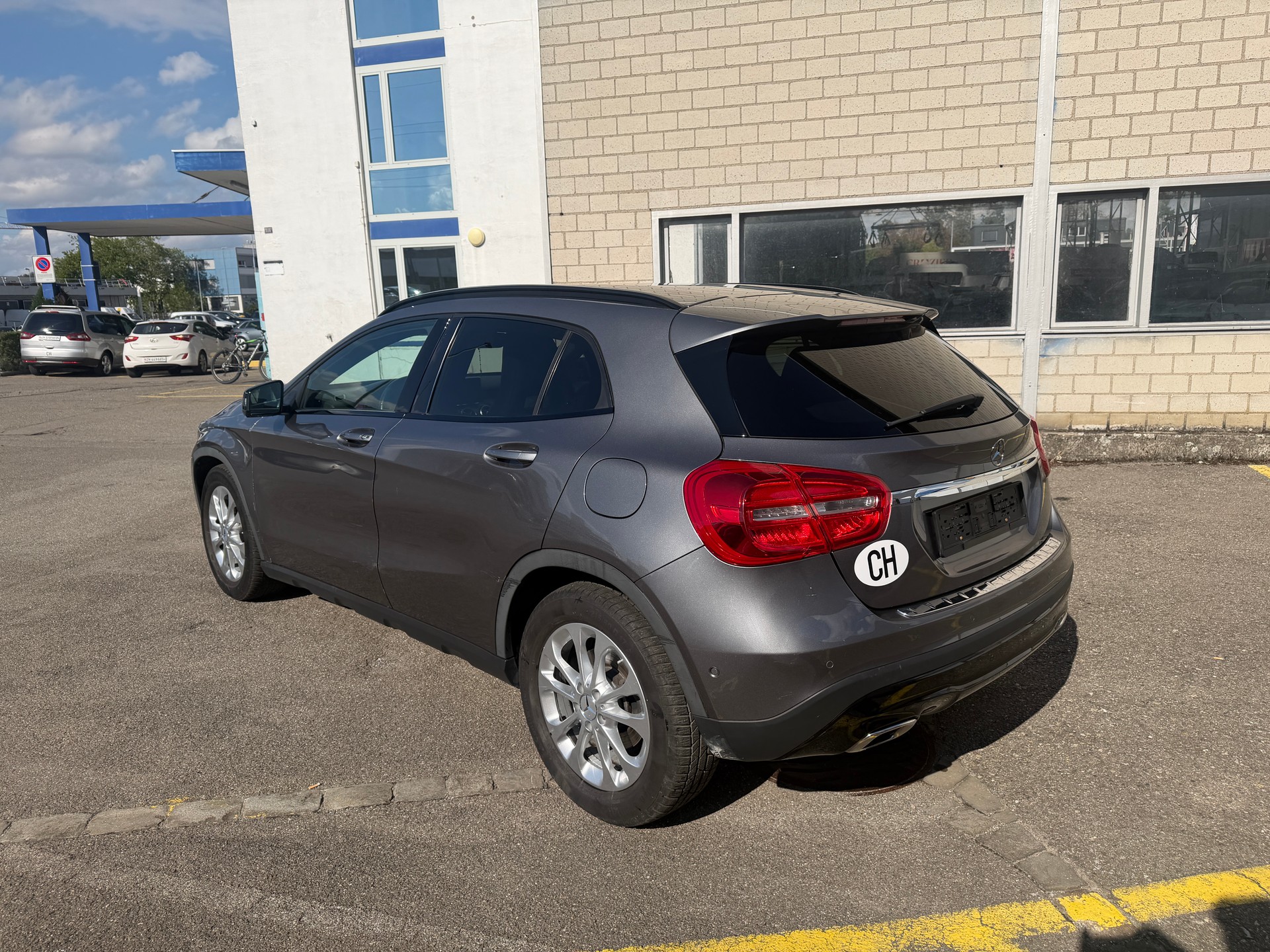 MERCEDES-BENZ GLA 250 4Matic 7G-DCT-image-3